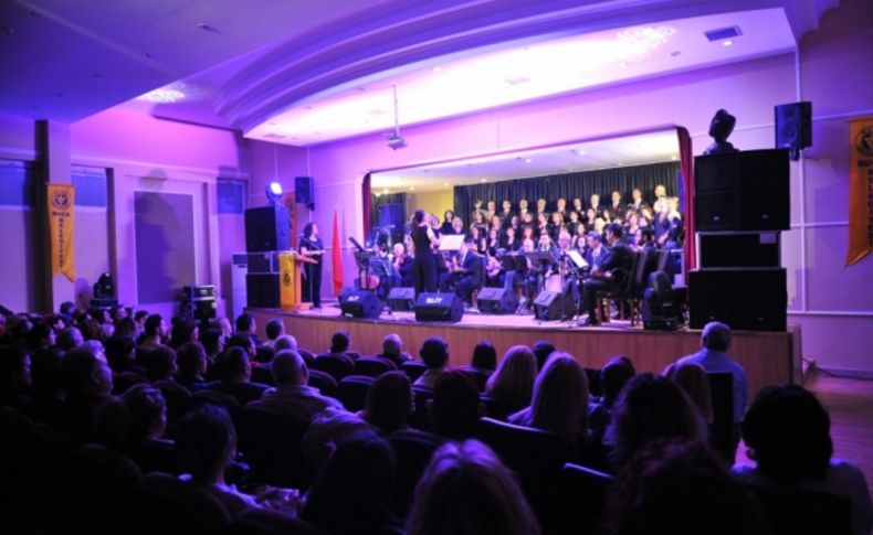 Bucalı kursiyerlerinden Çanakkale konseri