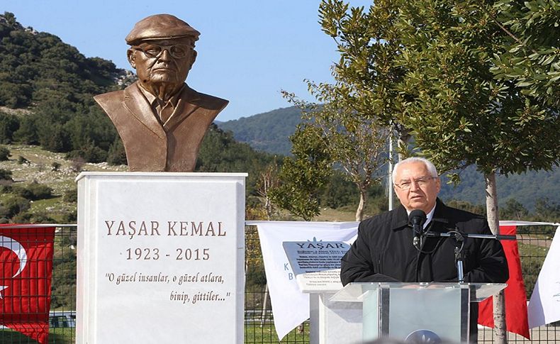 Büyük Usta Yaşar Kemal Karabağlar'da anıldı