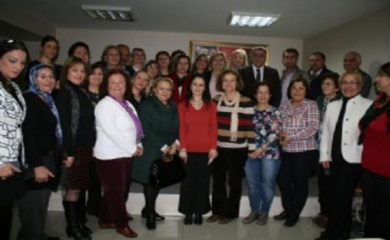 CHP İzmir'de yeni kadın kolları başkanı belli oldu