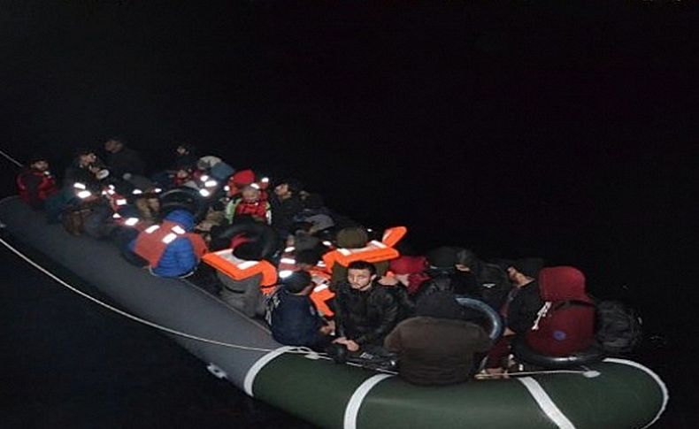 Çeşme'de 51 kaçak göçmen yakalandı