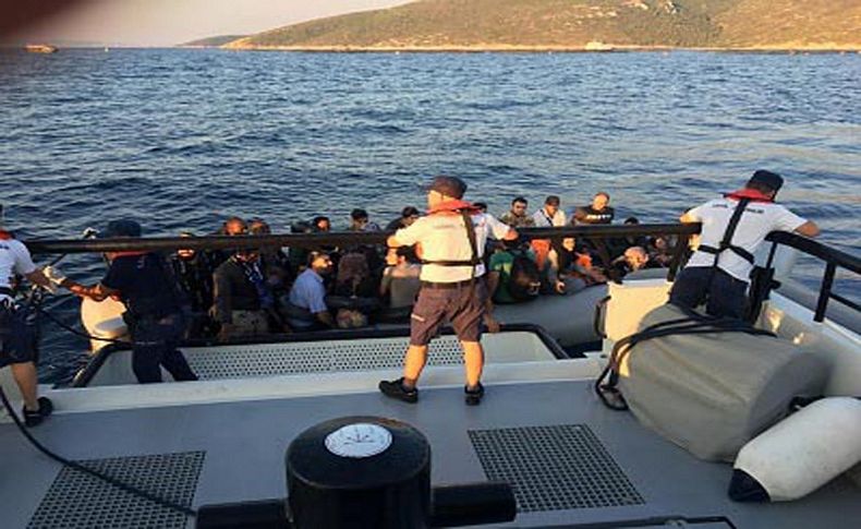 İzmir açıklarında dört ayrı operasyon: 95 kaçak yakalandı