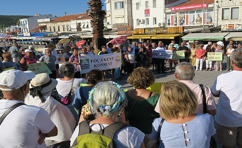 Çevre katliamları Foça'da protesto edildi
