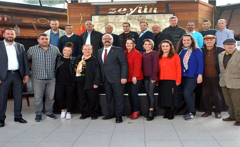 CHP Kemalpaşa Başkan adayı Balyeli yönetimini tanıttı