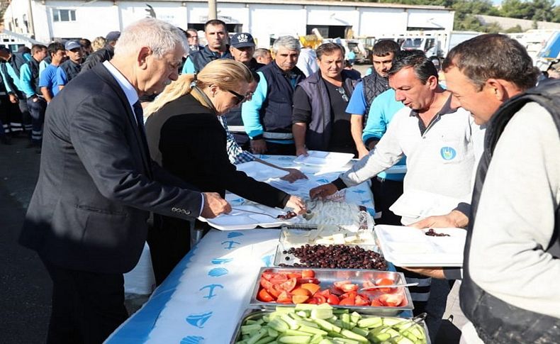 CHP'li Beko'dan Urla'da işçilerle kahvaltı... Sert açıklamalar yaptı