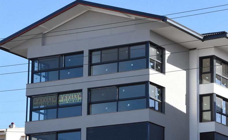 CHP'li meclis üyesinin otel ruhsatıyla yaptığı 6 katlı apartmanın dairelerini sattığı iddiası