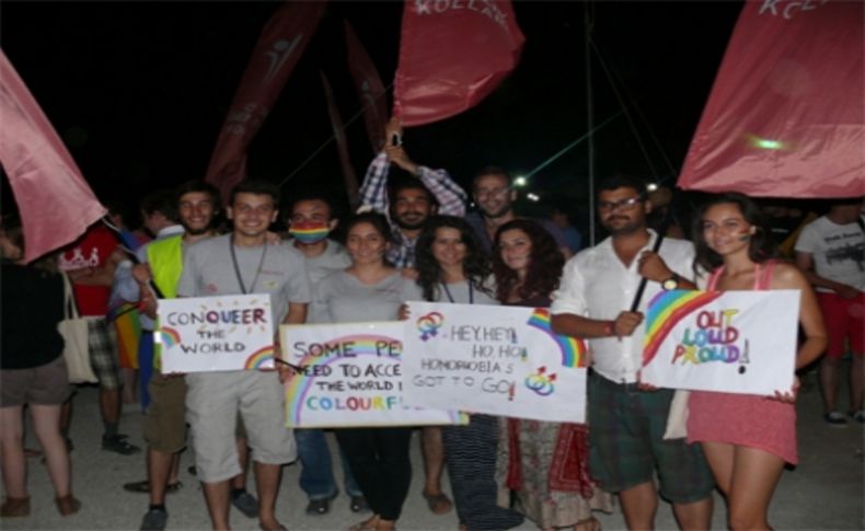 CHP'li gençlerden LGBT'ye destek