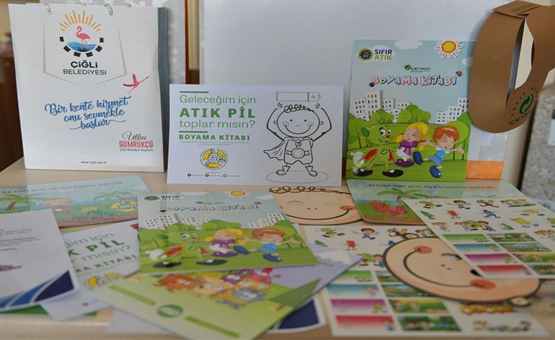 Çiğli'de sağlık çalışanlarının çocuklarına hediye