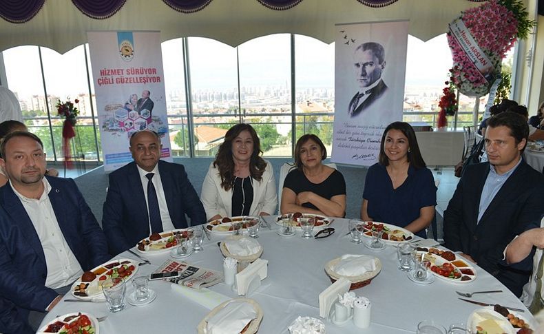Çiğli'de Selvi Kılıçdaroğlu'nun katılımıyla Anneler Günü etkinliği