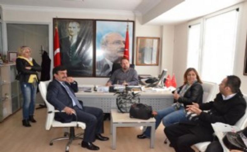 Songül Gök CHP Çiğli İlçe Örgütü'nü ziyaret etti