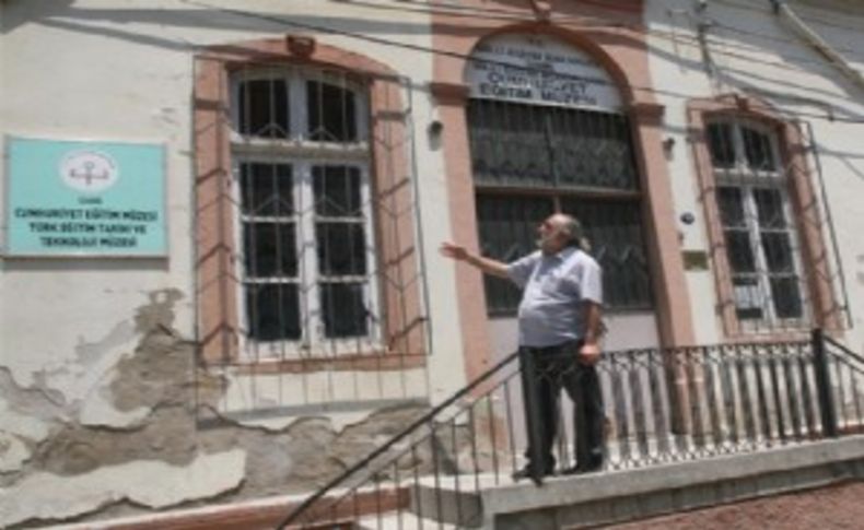 Karataş semtindeki cumhuriyet müzesi onarımı yarım bırakılarak kapatıldı