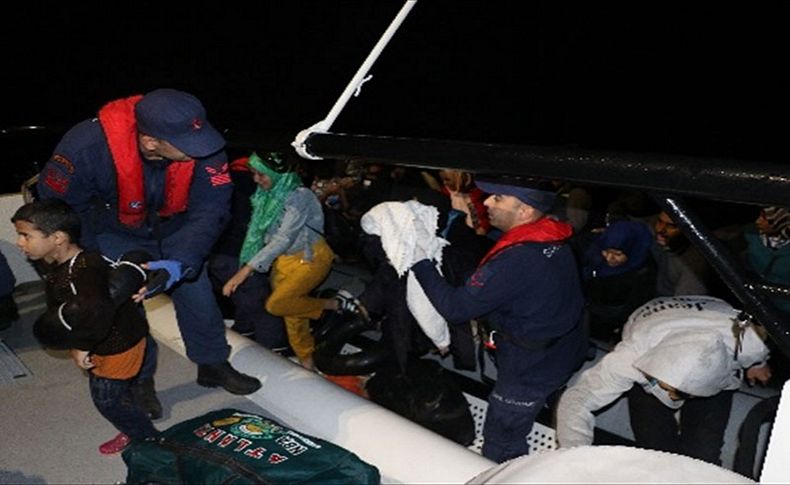 Dikili açıklarında 83 kaçak göçmen yakalandı