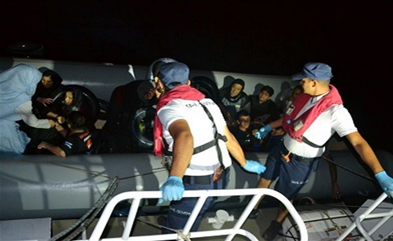 Dikili'de 80 kaçak göçmen yakalandı