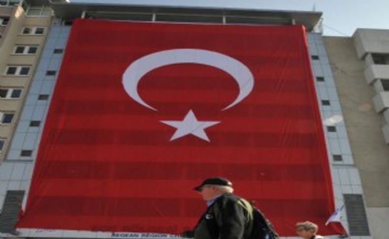 İzmir’in en büyük bayrağı EBSO’dan