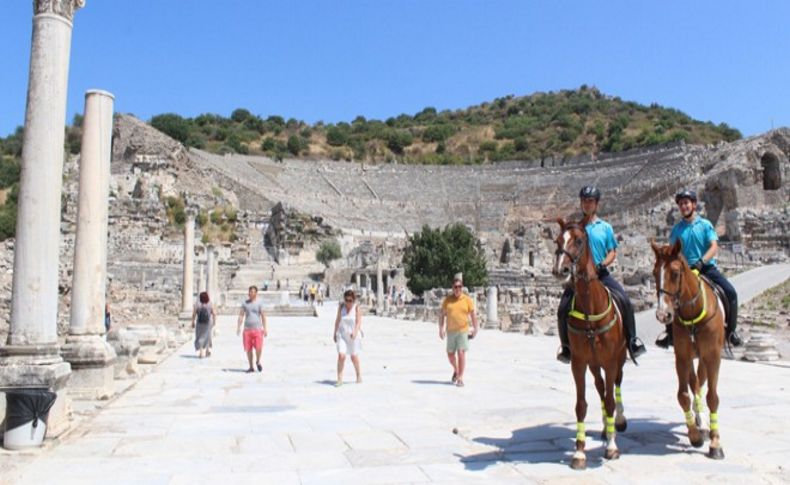 Efes'e 'Atlı' güvenlik