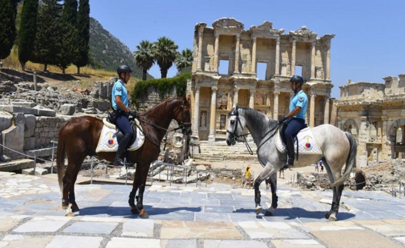 Efes'in güvenliği de atlı jandarmaya emanet
