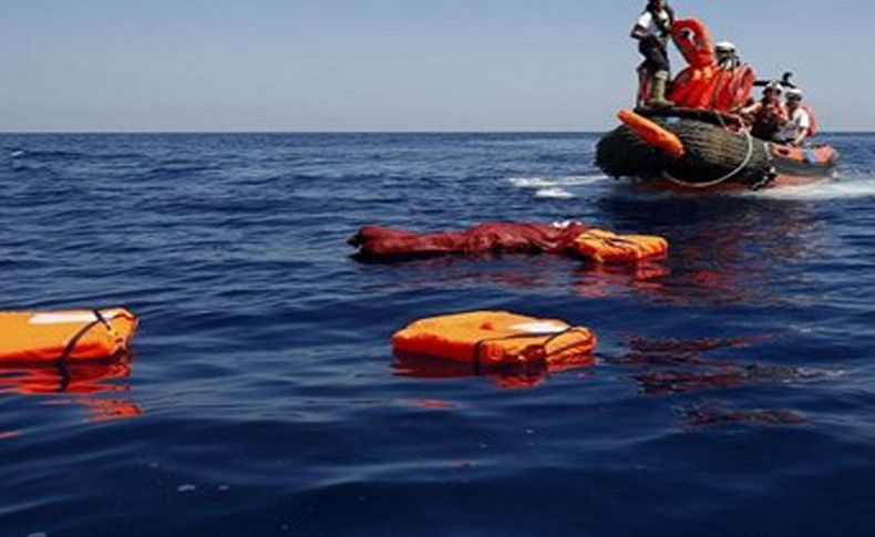 Ege'de göçmenleri taşıyan bot battı: 2 çocuk öldü