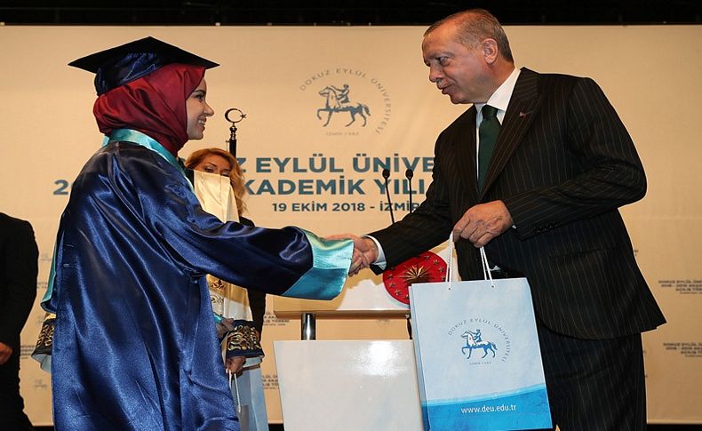 Erdoğan, İzmir'de DEÜ'nün akademik yılı açılışına katıldı
