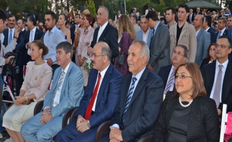 Gaziantep Büyükşehir Belediye Başkanı, kendi kızının nikahını kıydı