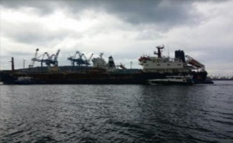 İzmir Aliağa açıklarında gemiye operasyon: Yarım milyonluk kaçak akaryakıt!
