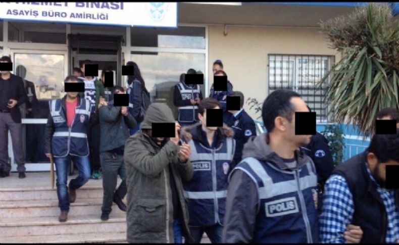 İzmir'de göçmen kaçakçılarına darbe