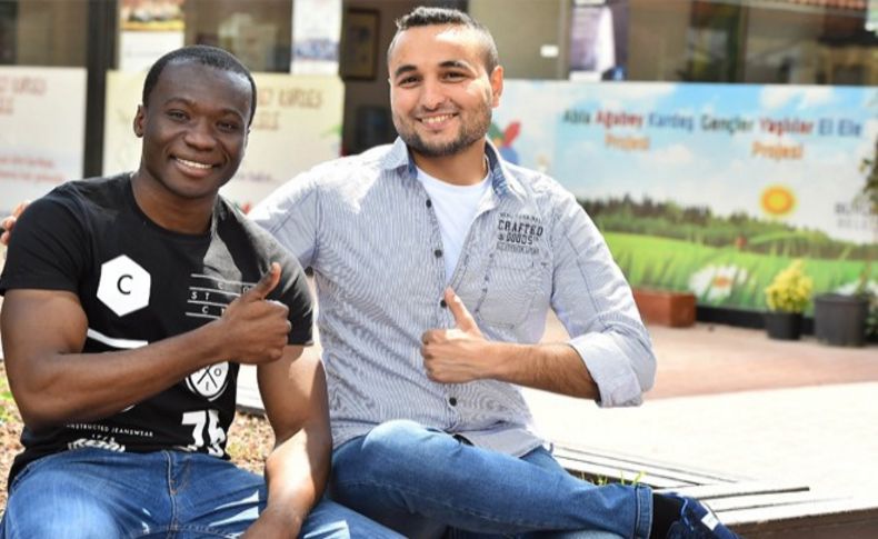 Suriye ve Benin’den gelip “İzmir gönüllüsü” oldular
