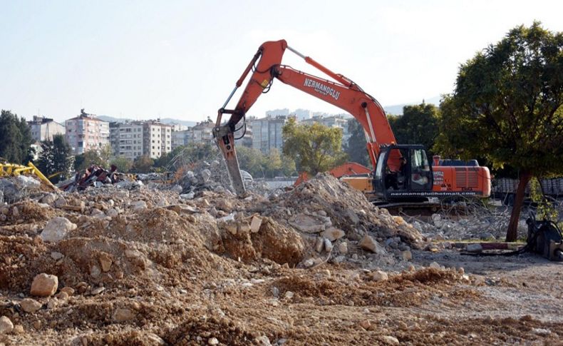 Serpil'Göztepe, 92 yıldır stadını bekliyor'