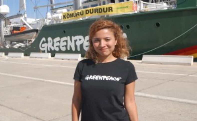 Greenpeace gemisi İzmir'e demirledi