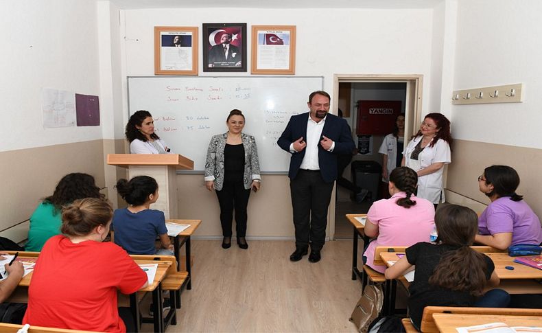 Gümrükçü'den sınava girecek öğrencilere ziyaret