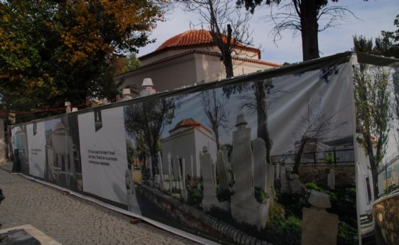 Büyükşehir'den hazirelikte mezar restorasyonu