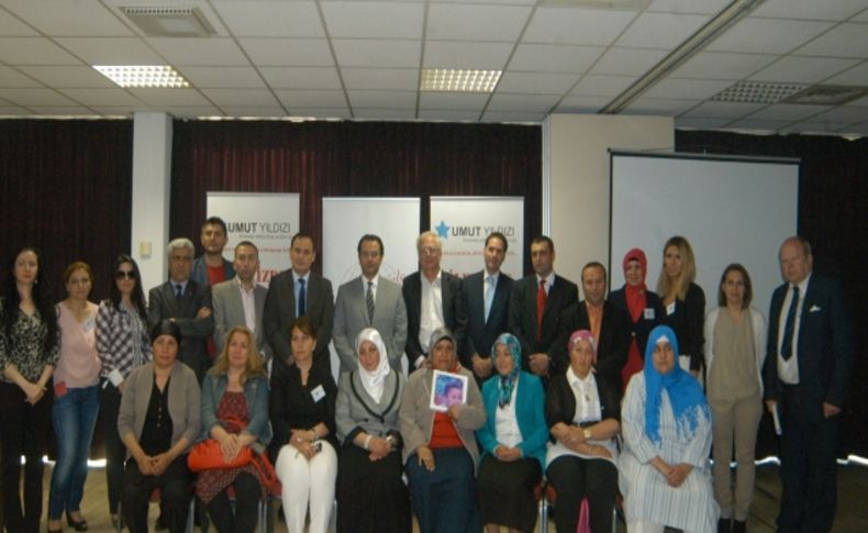Hollanda'daki Türk toplumu, koruyucu aile konusunu masaya yatırdı