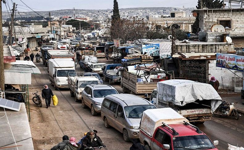 İdlib'den Türkiye sınırına göç devam ediyor!