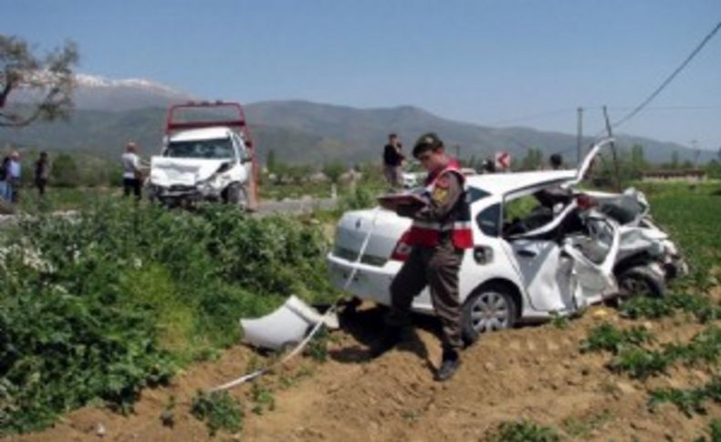 İzmir'de feci kaza: 1 ölü 5 yaralı