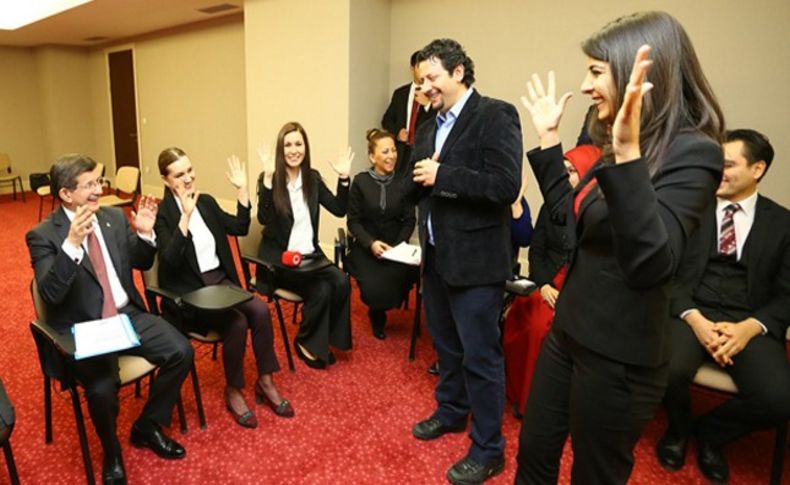 AK Parti'de işaret dili eğitimi başlıyor