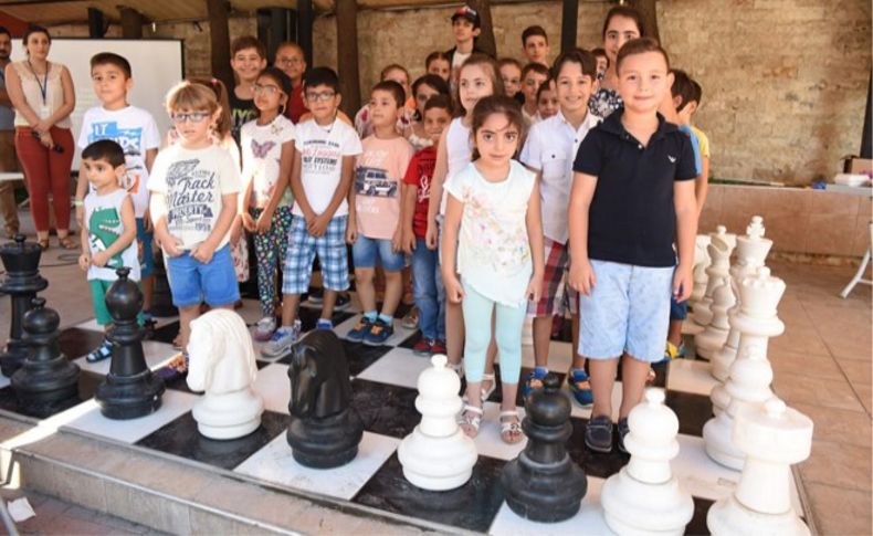 İşitme engelliler için özel satranç turnuvası
