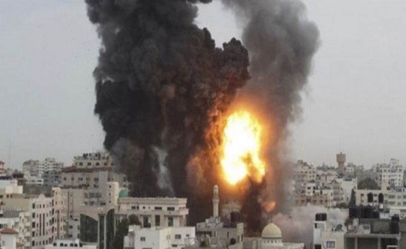 İsrail, tanklar ve savaş uçaklarıyla Gazze'yi vurdu