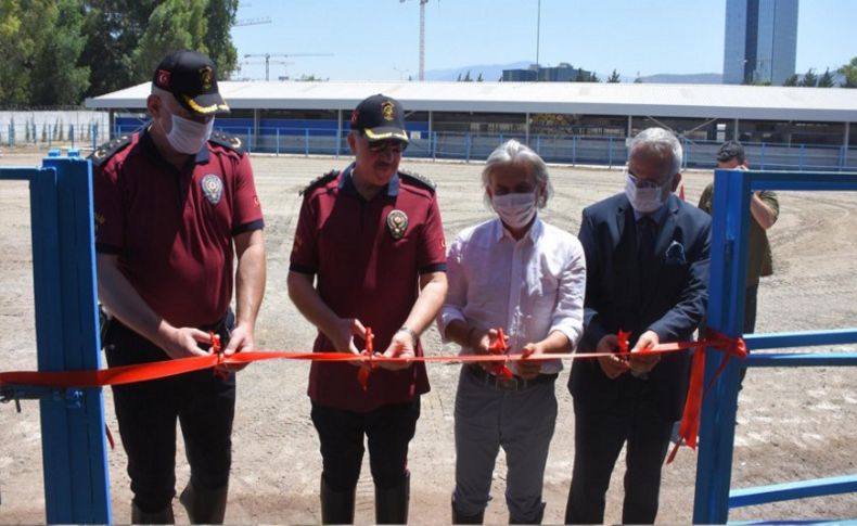 İzmir Atlı Polis Eğitim Merkezi'nin yeni yerleşkesi törenle açıldı