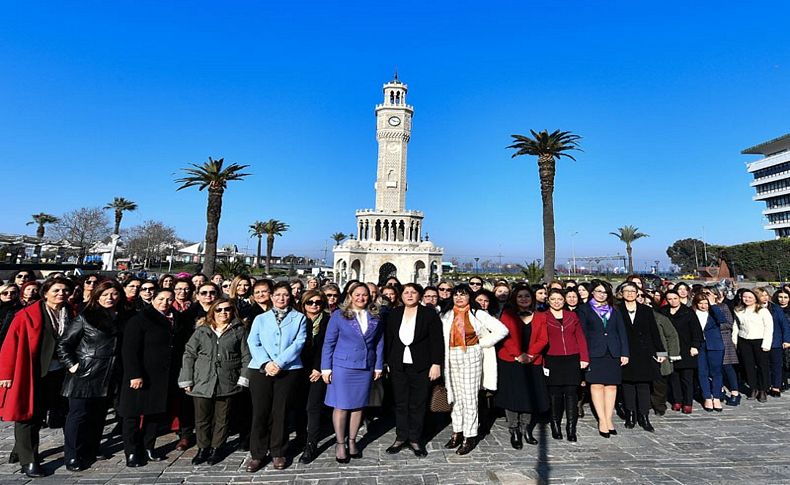 İzmir Büyükşehir Belediyesi’nde yöneticilerin yarısı kadın
