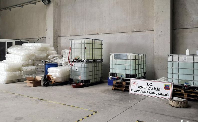 İzmir'de 6 bin 851 litre sahte dezenfektan ele geçirildi