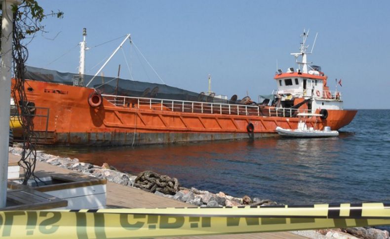 İzmir'de, 276 kaçak göçmenin yakalandığı tankerin batma tehlikesi varmış