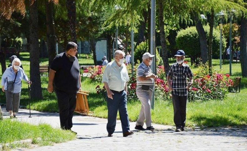 İzmir'de 65 ve üstü yaş grubu, cuma günleri 1 saat fazla dışarıda kalacak