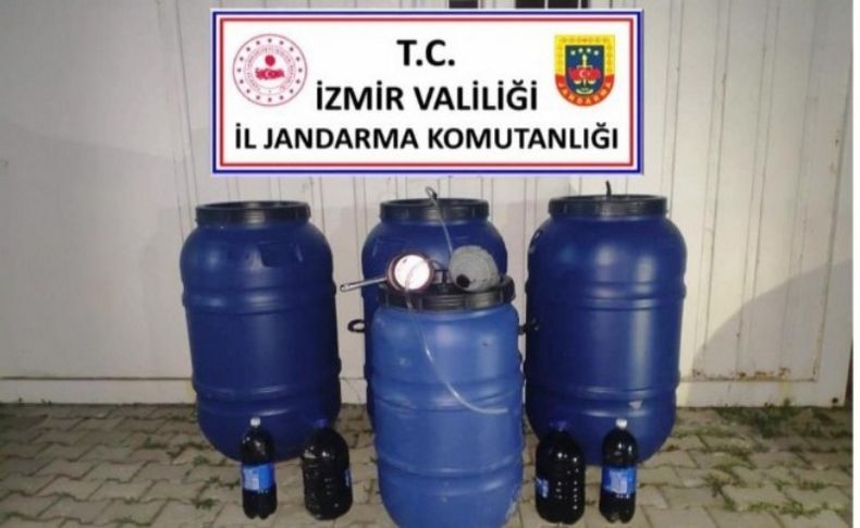 İzmir'de 900 litre kaçak şarap ele geçirildi