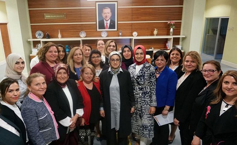 İzmir'de AK kadınların 23 başkanı tamam