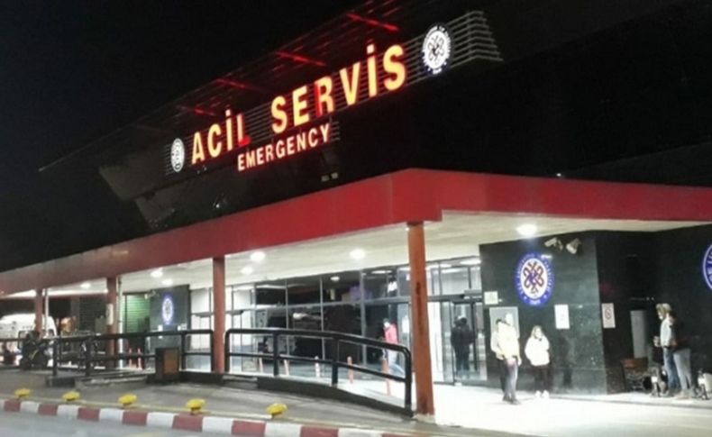 İzmir'de bıçaklı kavga sonucu 1'i ağır 2 kişi yaralandı