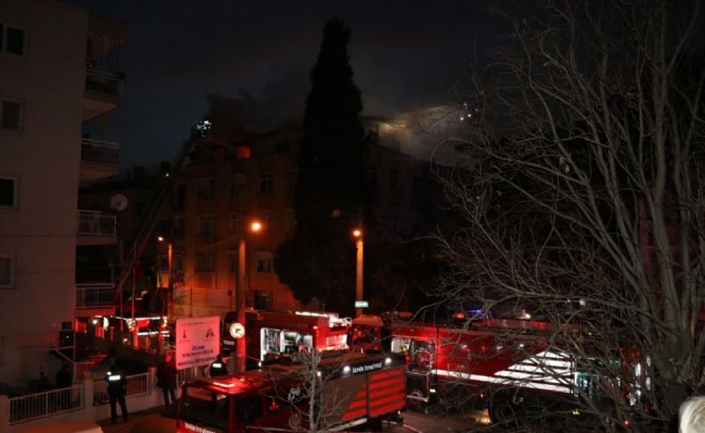 İzmir'de bir apartmanda çıkan yangın söndürüldü
