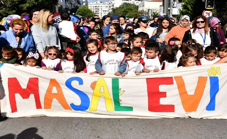 İzmir’de Çocuk Hakları Günü kutlandı