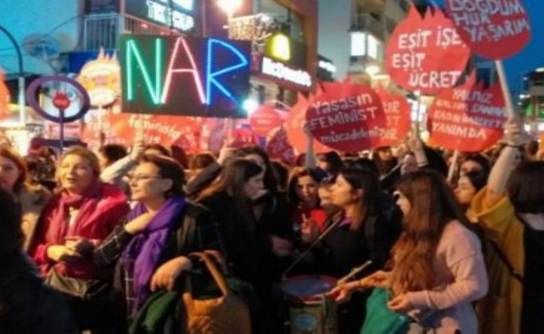 İzmir’de de kadınlar sokakta!