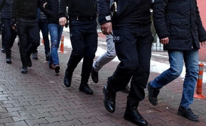 İzmir'de DEAŞ'ın sözde Türkiye sorumlusuyla bağlantılı oldukları iddiasıyla 5 zanlı yakalandı