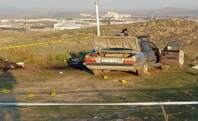 İzmir'de dehşet! Otomobilde kanlı infaz