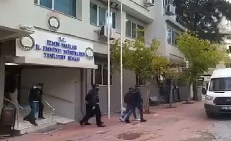 İzmir'de eş zamanlı göçmen operasyonu