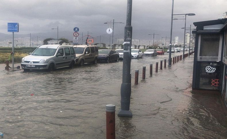 İzmir'de esnaftan belediyeye su baskınına karşı önlem çağrısı